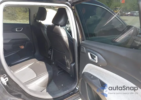 2022 Jeep Compass Latitude Lux 4X4 z USA, uszkodzony, nr VIN 3C4NJDFBXNT141932